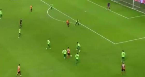Galatasaray - Akhisar Belediyespor 2-1 Maç Özeti
