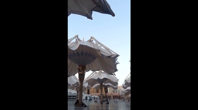 Mescid-i Nebevi'deki Dev Şemsiyelerin Açılışı